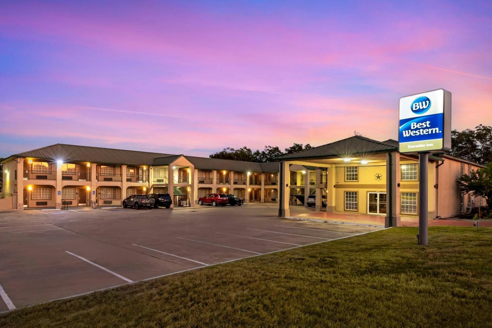 Best Western Executive Inn Hallettsville Eksteriør billede