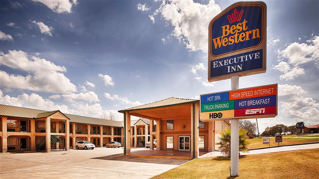 Best Western Executive Inn Hallettsville Eksteriør billede
